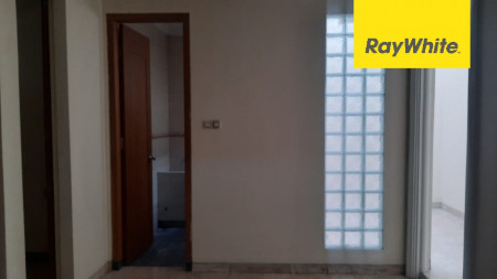 Rumah Usaha di Jl Khairil Anwar, Surabaya