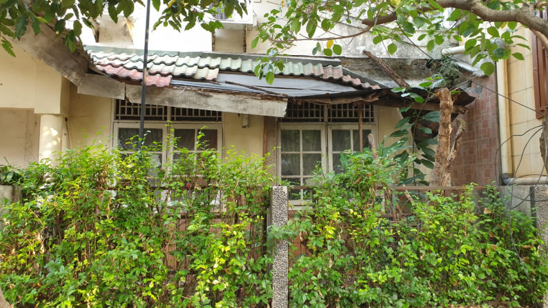 Rumah Dekat Jalan Utama dan Dalam Cluster @Bintaro Sektor 9