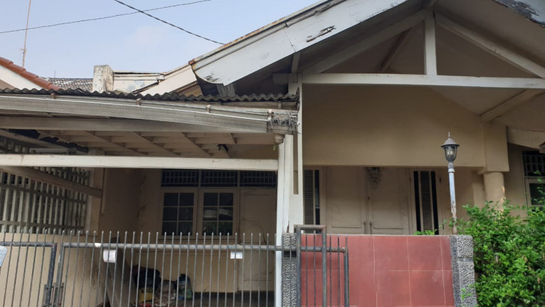 Rumah Dekat Jalan Utama dan Dalam Cluster @Bintaro Sektor 9