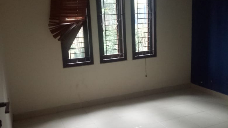 Termurah. Rumah Jl Nias Nusaloka, Bsd.