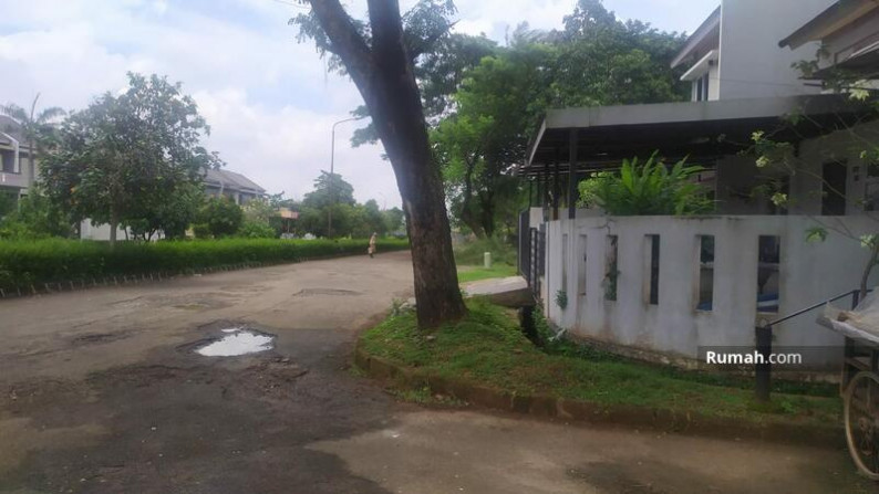 Hot Sale. Rumah Dua Lantai Regensi Vila Melatimas, Serpong
