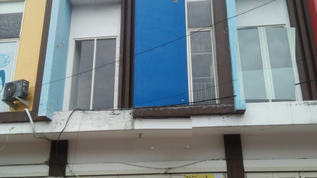 Ruko Pusat Kota di Taman Kusuma Bangsa, Surabaya