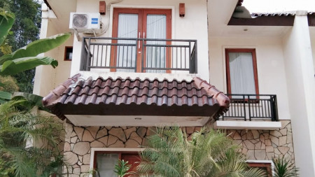 Rumah Bernuansa Bali Siap Huni Lokasi Strategis Di Cirendeu.