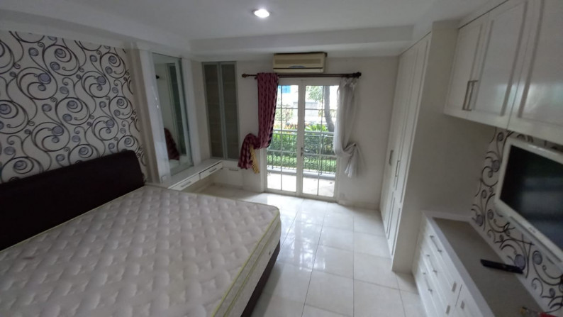 Apartemen Furnished, View Pool & Garden Lantai Rendah di Gading Resort Residence Luas 105m2