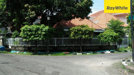 Rumah Hook SHM di Jalan Siak, Surabaya