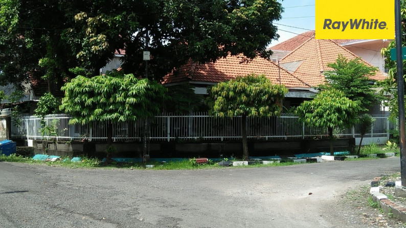 Rumah Hook SHM di Jalan Siak, Surabaya