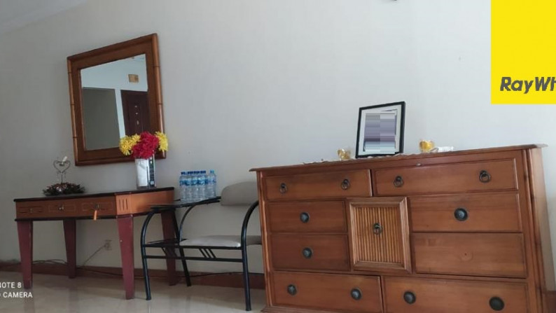 Apartemen 3BR Kondominium Graha Family, Surabaya