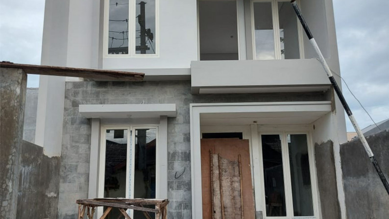 Rumah Minimalis di Griya Babatan Mukti, Surabaya