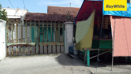 Rumah di Nol Raya Tenggilis Mejoyo, Surabaya