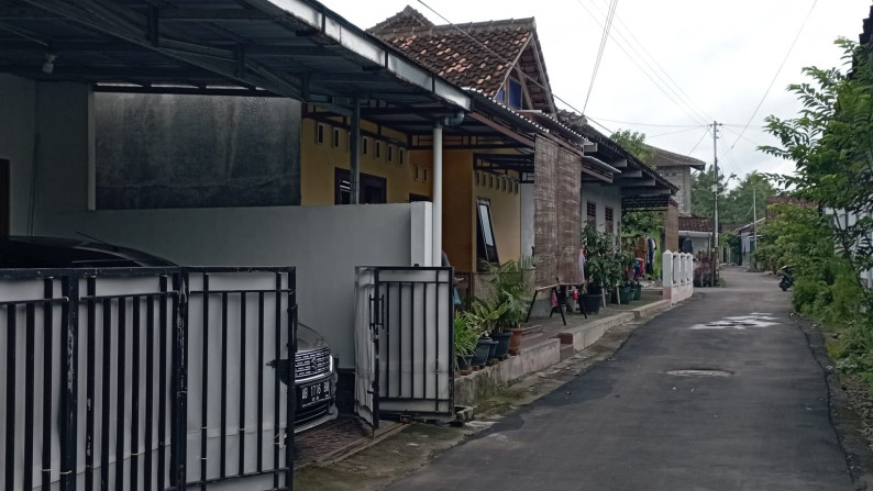 RUMAH 2 KAMAR DENGAN DESAIN MINIMALIS DI DUSUN KRANDON , GODEAN, SLEMAN
