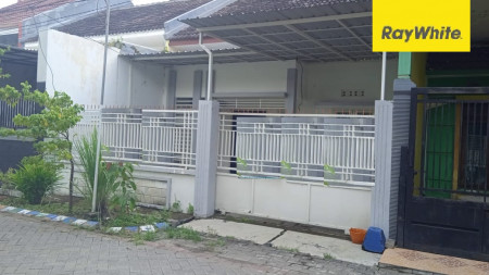 Rumah di Western Village, Surabaya Barat