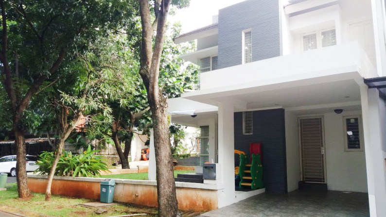 Rumah Bagus Di Puri Town House, Bintaro Jaya