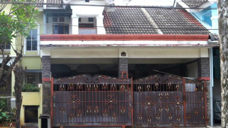 Rumah Dalam Kompleks Bebas Banjir