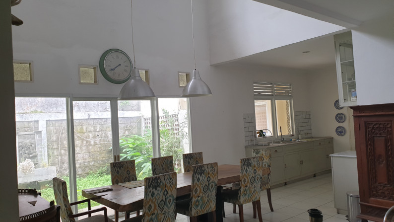 Rumah Siap Huni Full Furnished Lokasi Strategis Bintaro Jaya Sektor 9