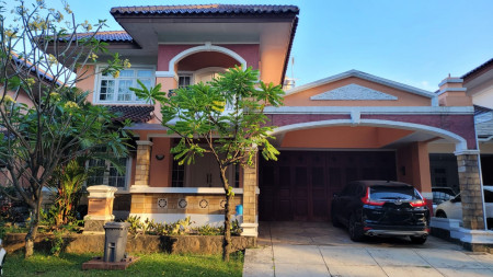 Rumah bagus, lingkungan nyaman di Bintaro