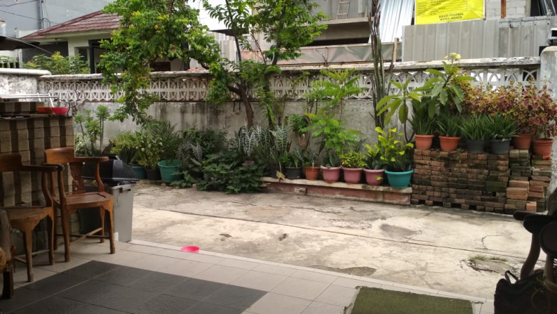 Dijual Rumah Lama di Kebayoran Baru