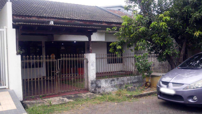 Rumah di Kutisari Indah Utara, Bagus + Terawat, Row Jalan Lebar