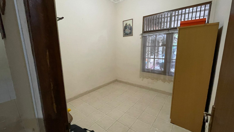 RUMAH +KOST 7 KAMAR DI JL WONOCATUR HANYA BEBERAPA METER DARI RINGROAD TIMUR