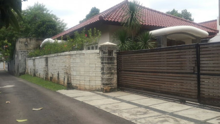 Rumah Asri,Minimalis di Kebayoran Lama