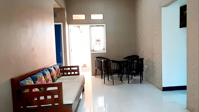 Rumah Minimalis Luas 112m Harga 35Jt/Thn nego di GRAHA RAYA BINTARO