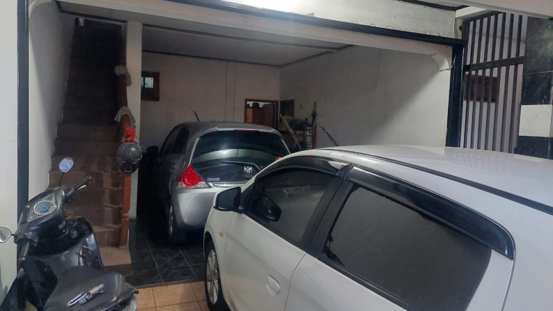 Rumah 2 lt plus 1 Ruko di Jl.Raya Kecapi Pd.Gedhe