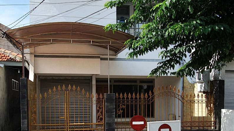 Dijual Rumah SHM di Jalan Petemon, Surabaya