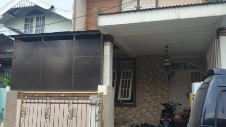 Rumah bagus nyaman&bagus,siap huni, jalan lebar di Bintaro Jaya sektor 4.