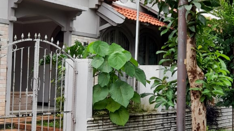 Rumah siap huni dalam Cluster di Bintaro