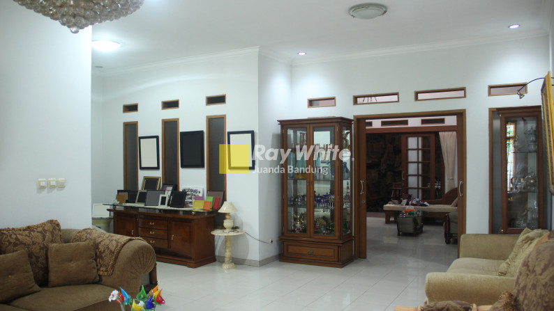 Rumah Elegan di Antapani Bandung