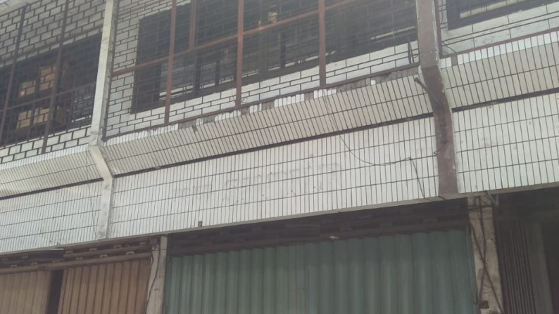 Ruko di Tengah Kota Jalan Gemblongan, Surabaya