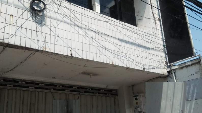 Ruko Strategis Disewakan di Jalan Raya Tidar, Surabaya