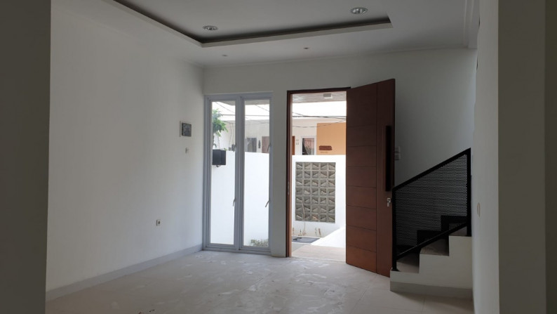 Rumah Ada 2 Unit Bangunan baru, minimalis Jl Harpa BCS, Kelapa Gading Luas 5x15m2