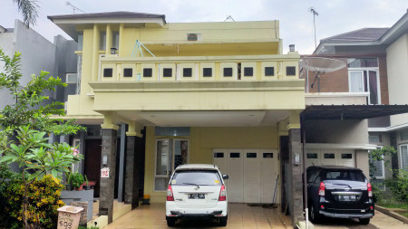 Rumah Minimalis Terawat dalam Cluster Livingstone Kota wisata