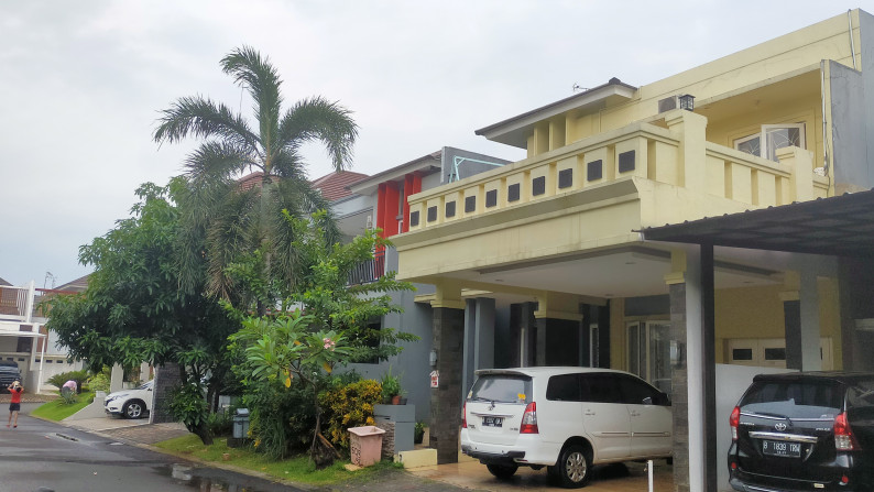 Rumah Minimalis Terawat dalam Cluster Livingstone Kota wisata