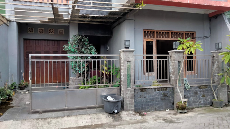 Rumah 3 lantai dekat Kampus UGM Gandok Condong Catur Depok Sleman Yogyakarta