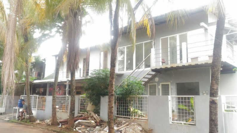 Rumah dalam Cluster Posisi di Hook di Bintaro.