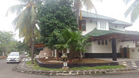 Rumah Hook dengan Eksterior Elegan, Hunian Asri dan Nyaman @Graha Taman, Bintaro Sektor 9