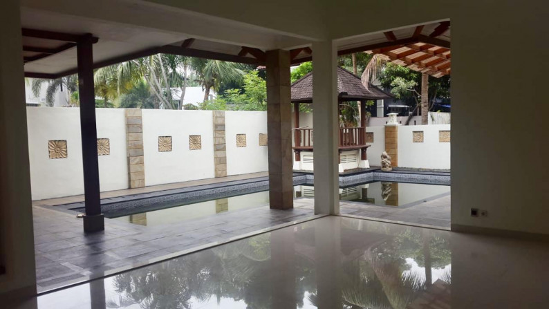 Rumah Hook dengan Eksterior Elegan, Hunian Asri dan Nyaman @Graha Taman, Bintaro Sektor 9