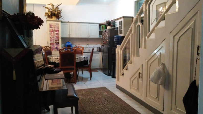 Rumah Siap Huni, Hunian Nyaman dan Asri @H Nawi Dalam, Gandaria