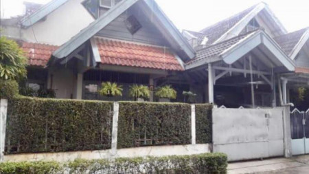 Dijual Rumah, nyaman dan lokasi strategis @Jl. Camar II Bintaro