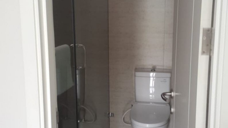 Dijual Rumah Siap Huni, Hunian Asri dan Nyaman @Kebayoran Piazza, Bintaro