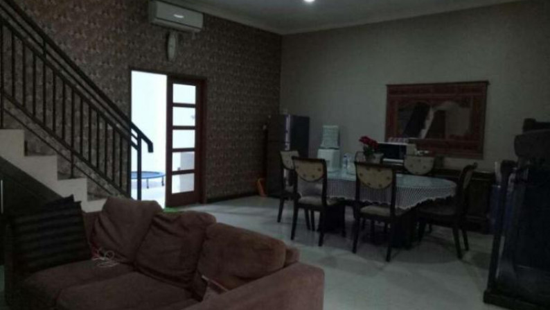 Dijual Rumah Siap Huni, Exterior Elegan Nan Minimalis @Emerald Terrace, Bintaro