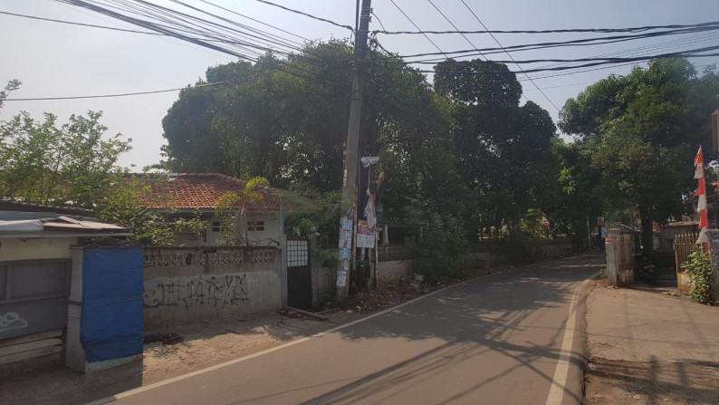 Rumah Lokasi Strategis, Halaman Luas @Cempaka Putih, Ciputat