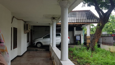 Rumah Dengan Halaman Luas, Hunian Asri dan Nyaman @Komp Pertamina, Ciputat