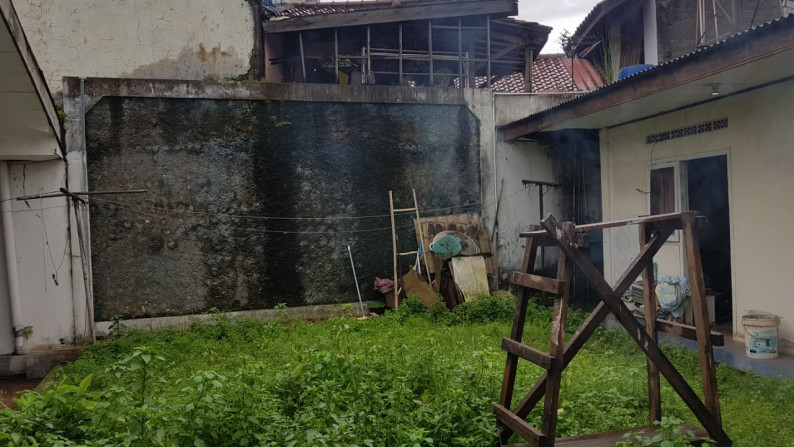 Rumah Dengan Halaman Luas, Hunian Asri dan Nyaman @Komp Pertamina, Ciputat