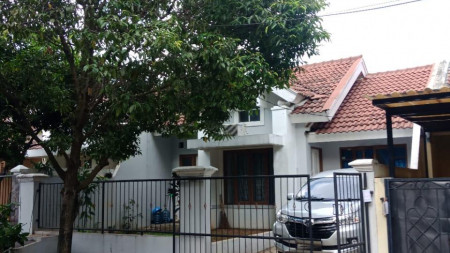 Rumah Asri Terawat Rapi Bagus  Graha Bintaro