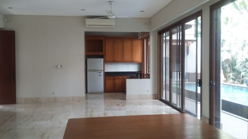 Townhouse Eksklusif Dan Private Di Daerah Kemang