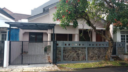 Rumah Asri Cantik di Kasuari Sektor 9 Bintarojaya