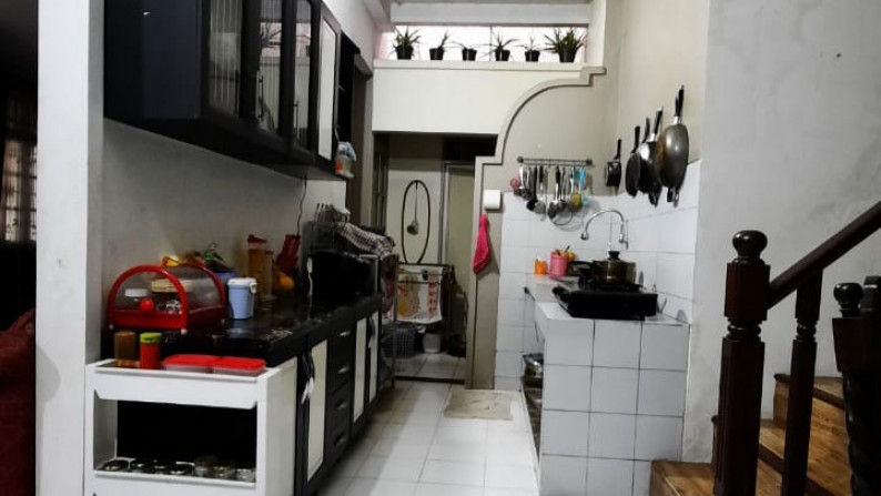 Rumah Bagus 2 lantai di Sektor 3 Bintarojaya