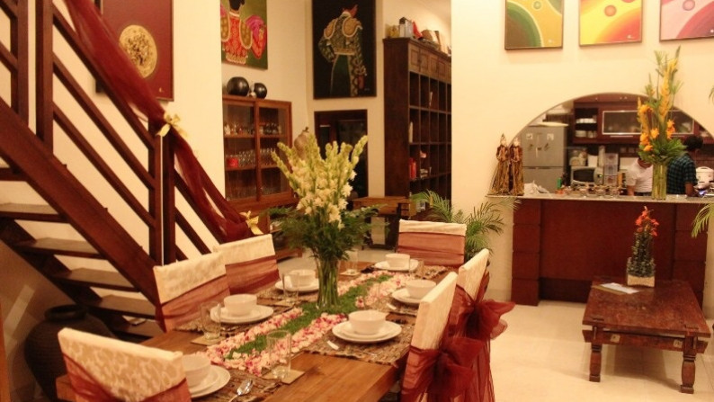 RUMAH CANTIK SEMI FURNISH, DI PERUM ALAMANDA, JL KABUPATEN, YOGYAKARTA